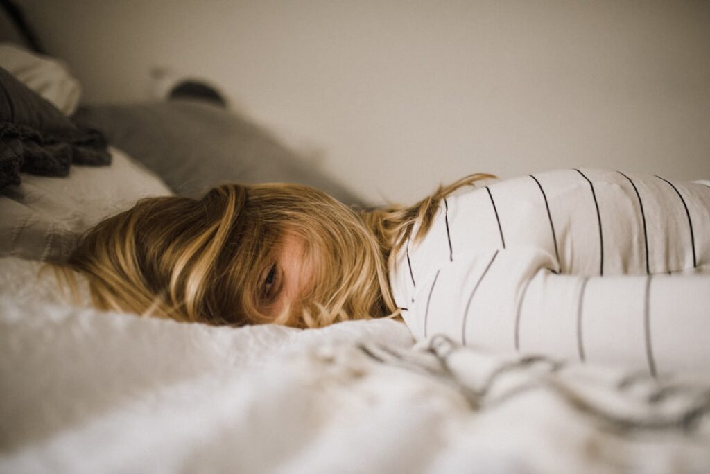 Photo Anxious woman